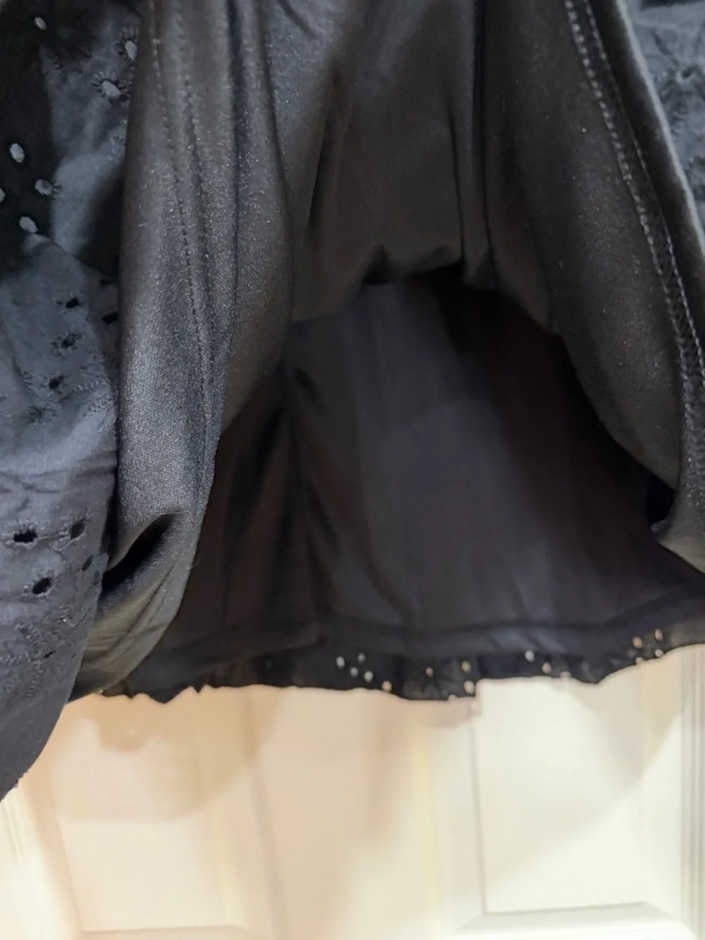NWT Andree Black Eyelet Peplum V-Neck Blouse - Picture 7 of 9